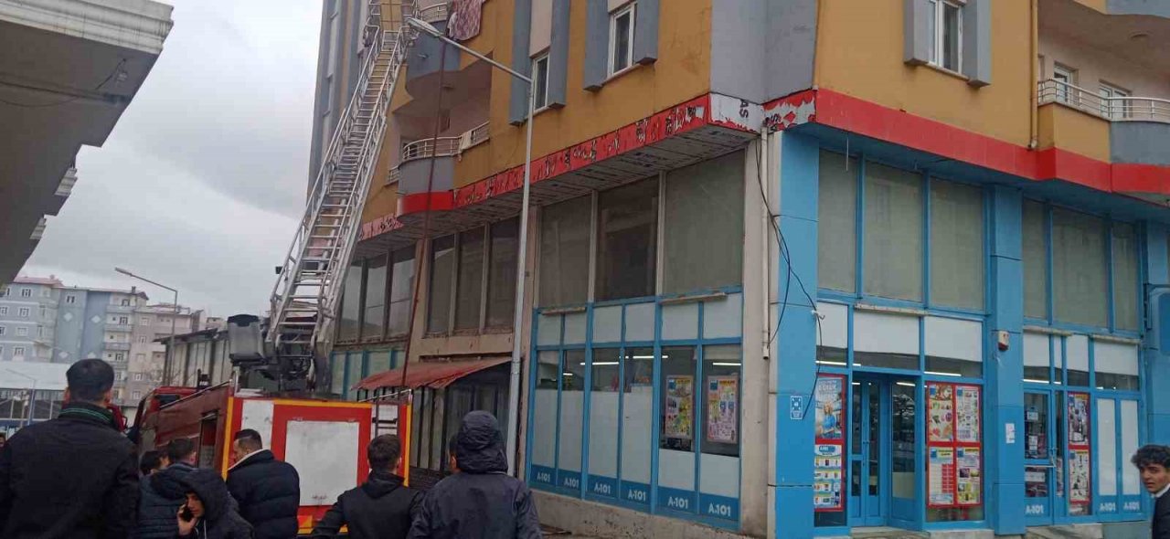 Özalp’te yangın: 1 yaralı