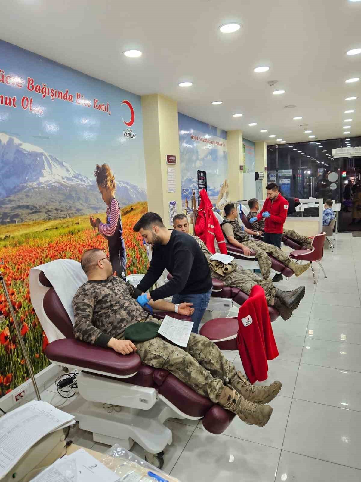 Ağrı Özel Harekat Polisinden Kan Bağışı