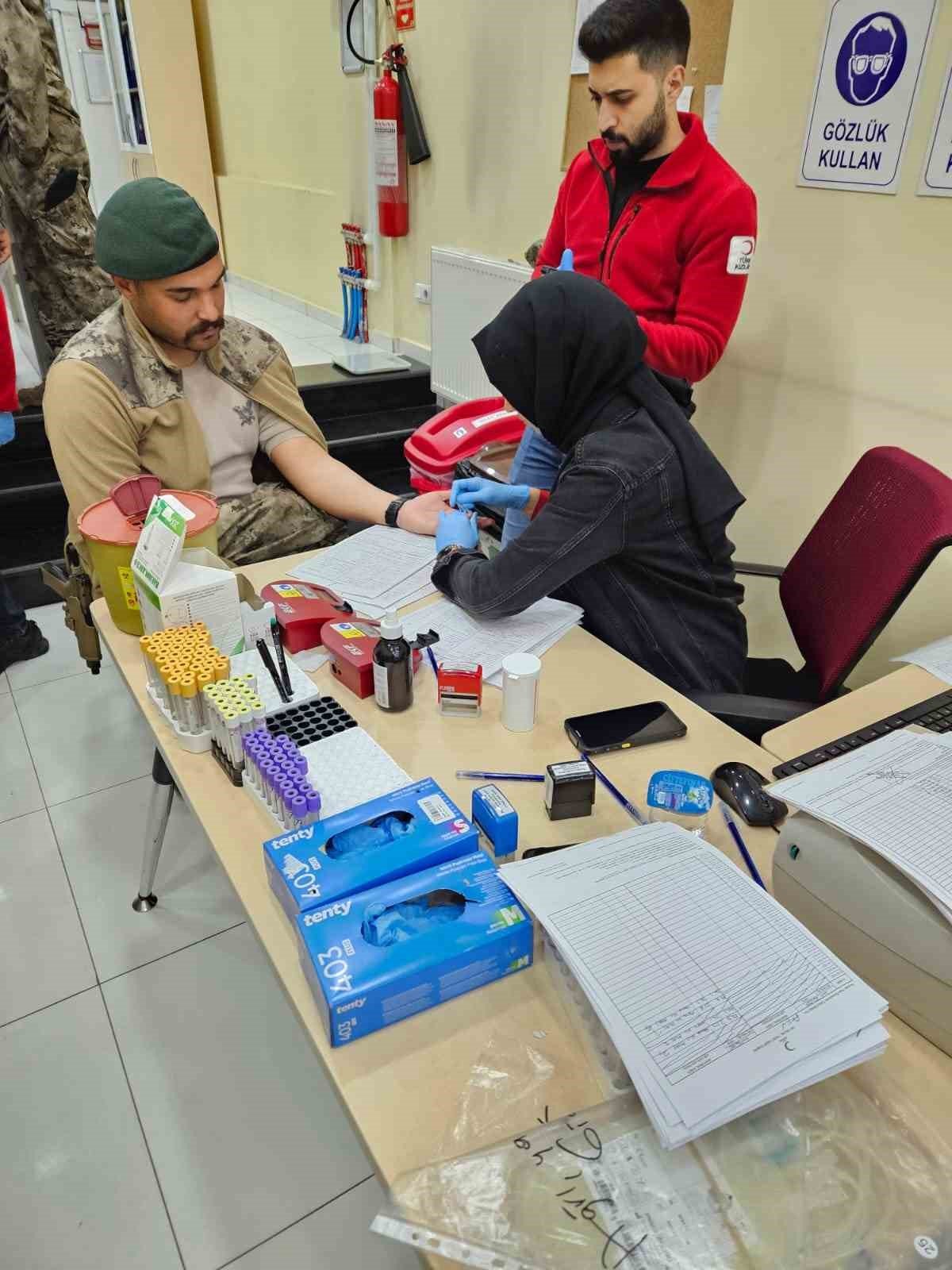 Ağrı Özel Harekat Polisinden Kan Bağışı