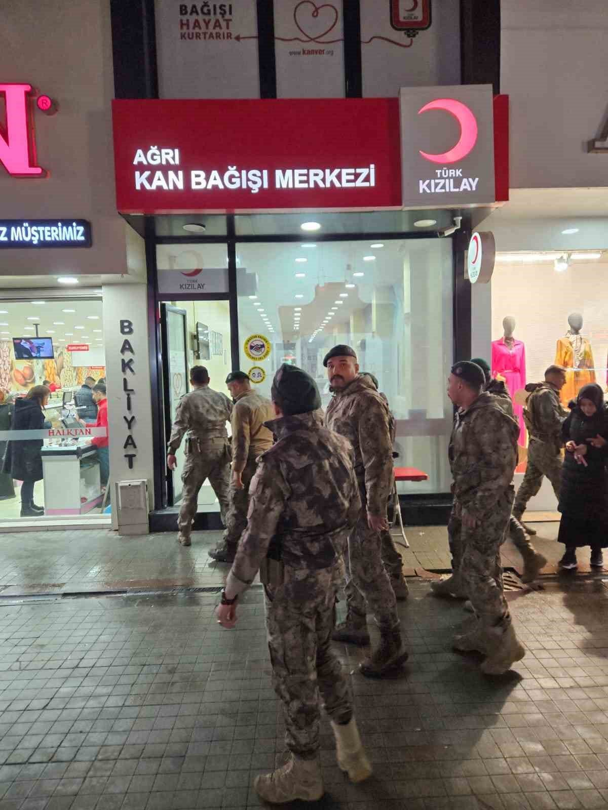 Ağrı Özel Harekat Polisinden Kan Bağışı