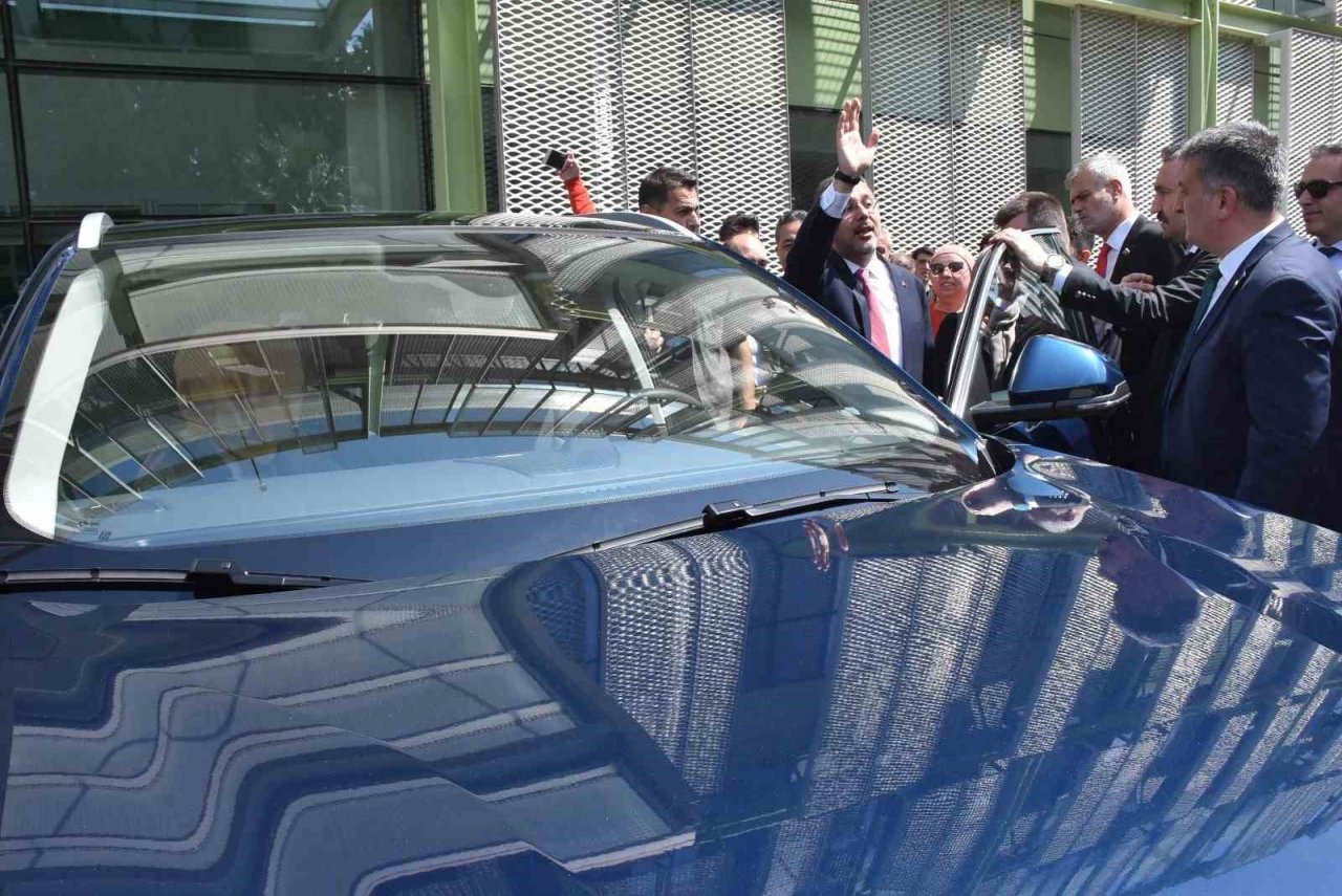 Bakan Kasapoğlu Togg’la ‘Bismillah’ dedi