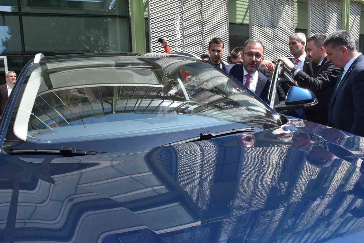 Bakan Kasapoğlu Togg’la ‘Bismillah’ dedi