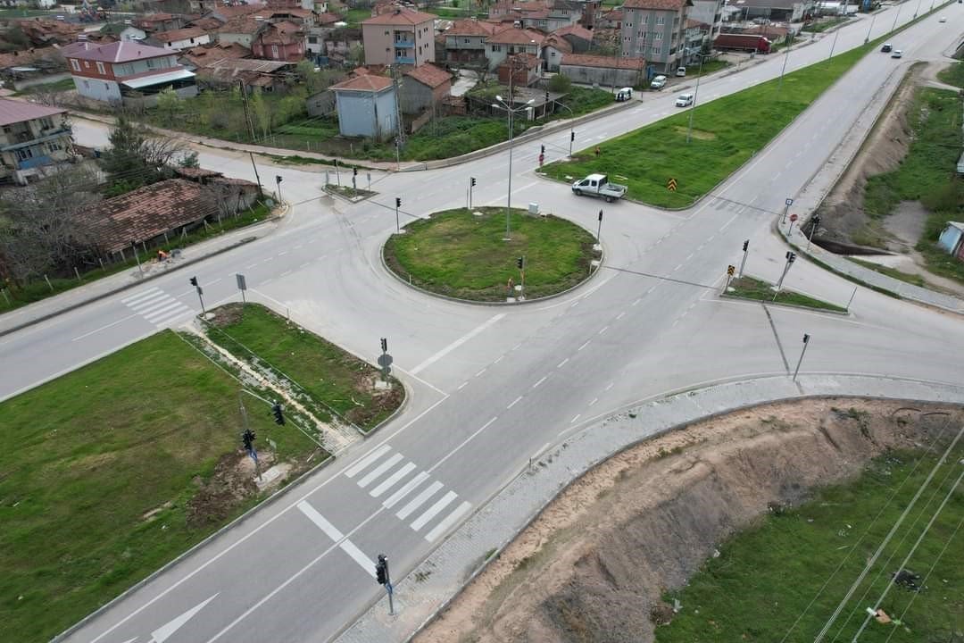 Suluova’da Yenidoğan kavşağına sinyalizasyon sistemi takıldı