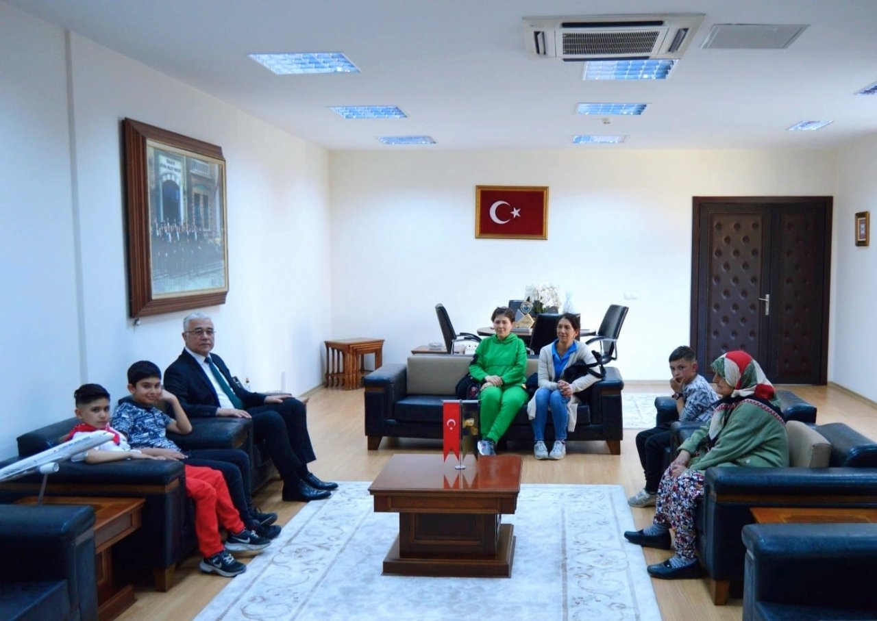 Aydın İl Emniyet Müdürü Ekici, minik misafirlerini ağırladı