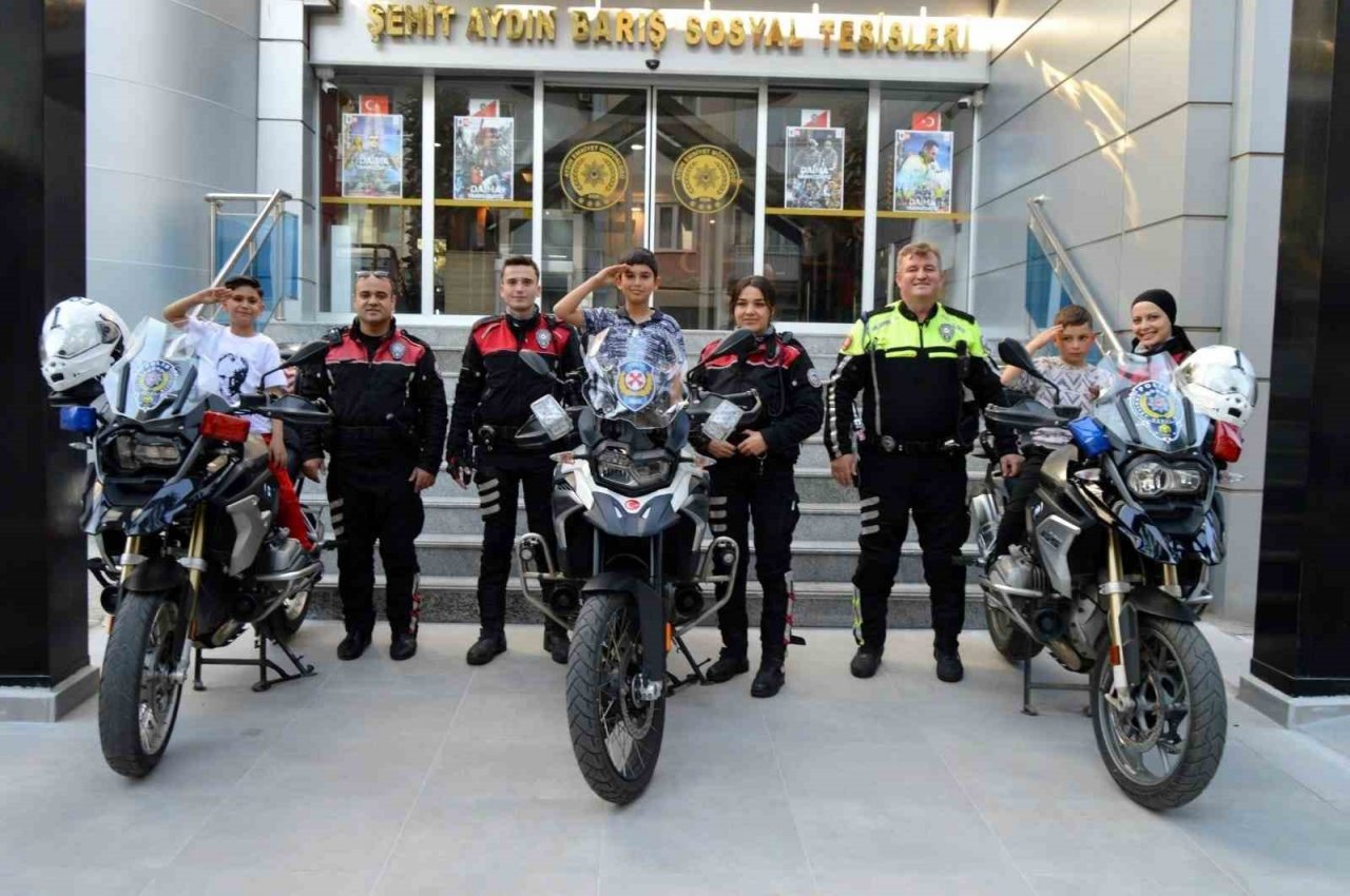 Aydın İl Emniyet Müdürü Ekici, minik misafirlerini ağırladı