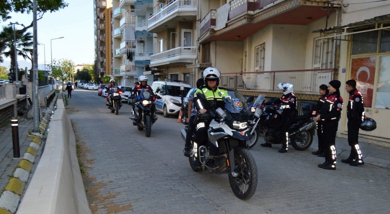 Aydın İl Emniyet Müdürü Ekici, minik misafirlerini ağırladı