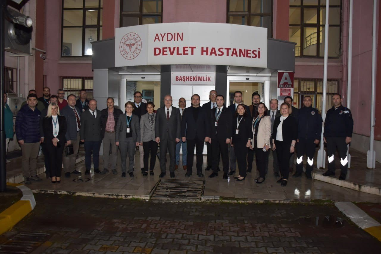 Müdür Şenkul, nöbetçi sağlık personelleriyle iftarda buluştu