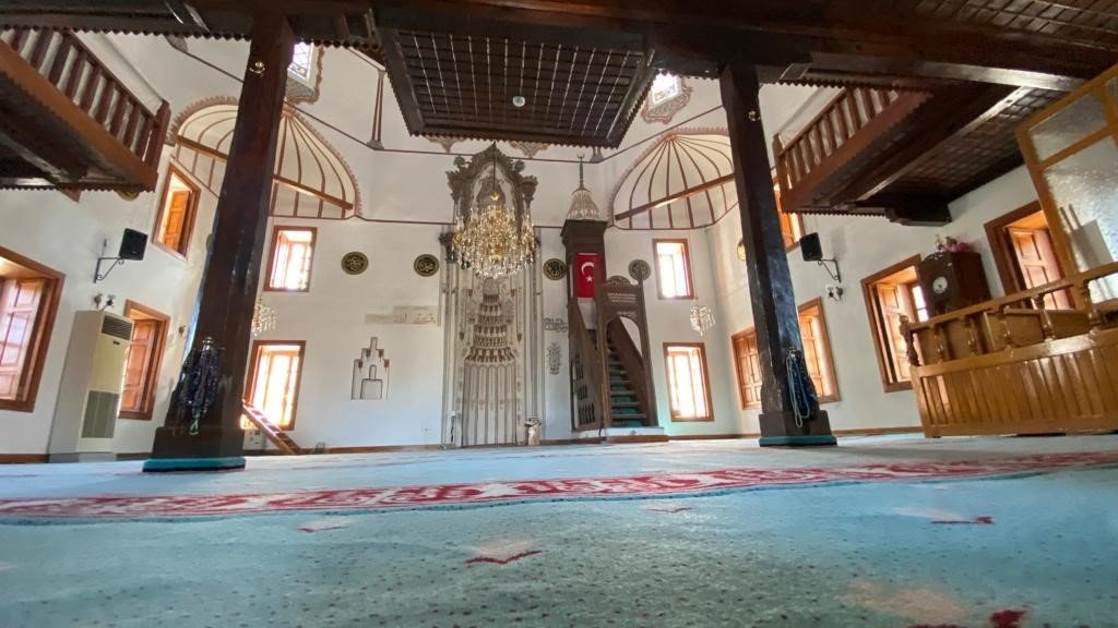 Dedeköy Cihanoğlu Cami, 667 yıldır ihtişamını koruyor