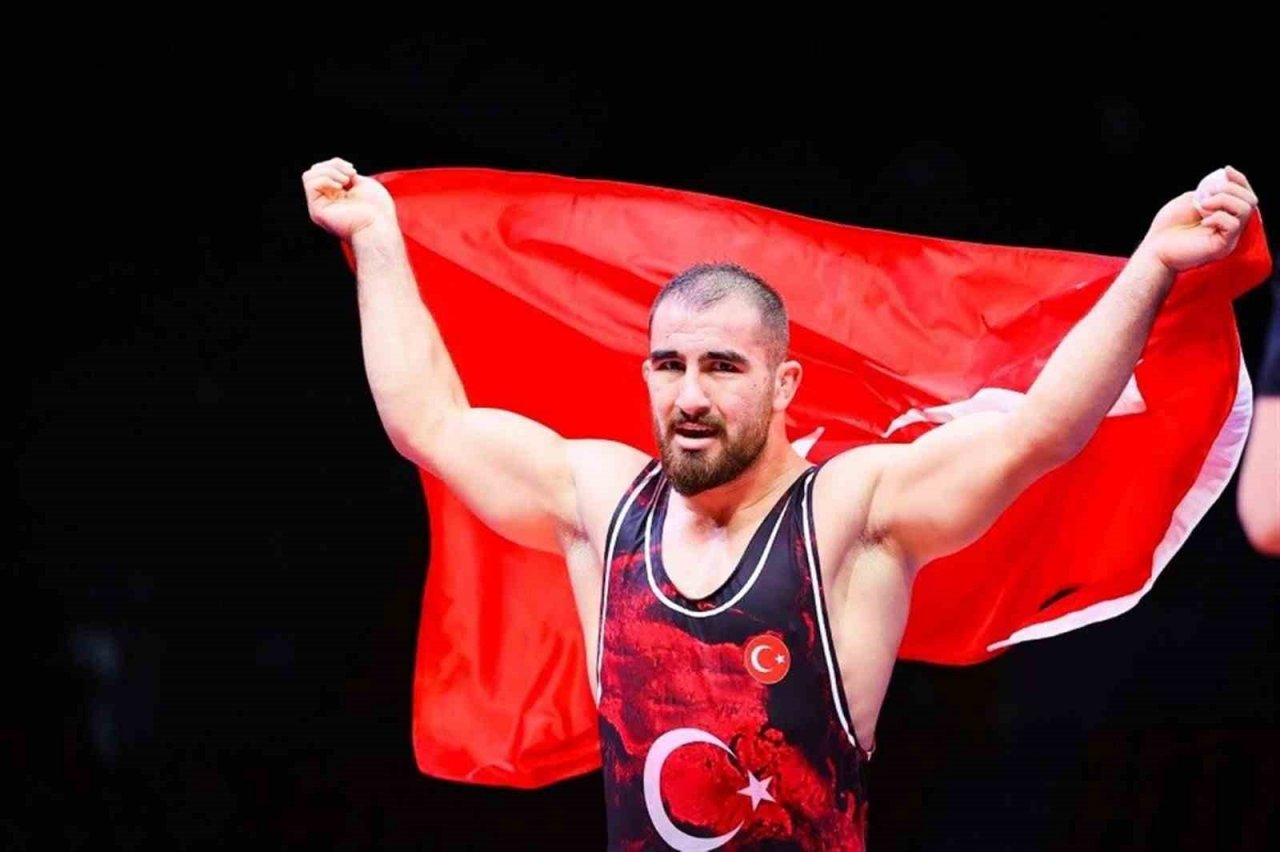 Milli Güreşçiler Adar ve Aktürk, Hırvatistan’da ay-yıldızlı bayrağı dalgalandıracak