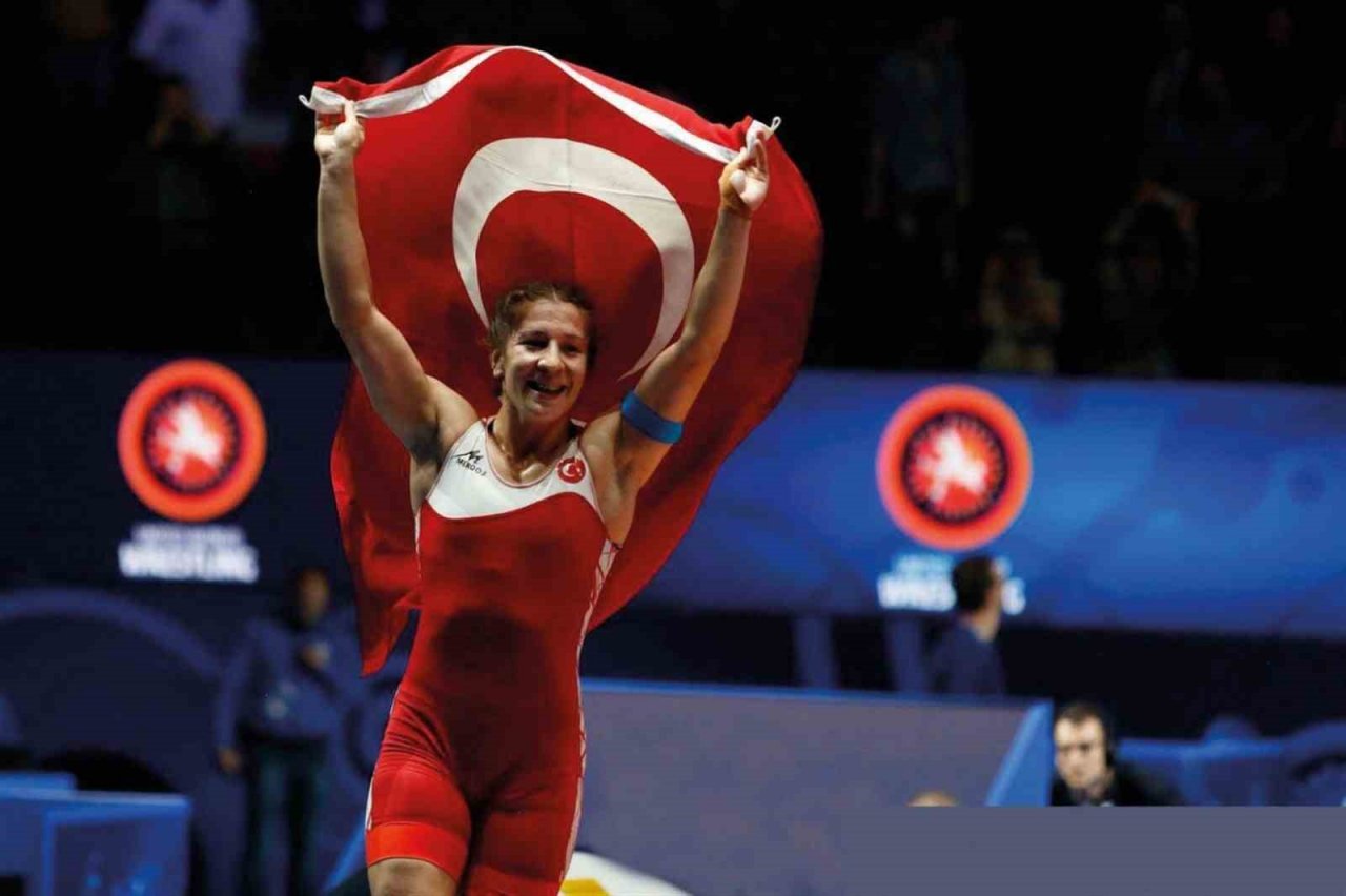 Milli Güreşçiler Adar ve Aktürk, Hırvatistan’da ay-yıldızlı bayrağı dalgalandıracak