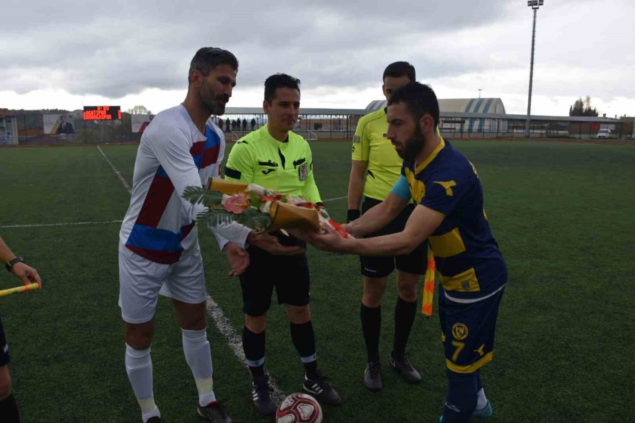 Söğütspor şampiyonluk yolunda farklı kazandı