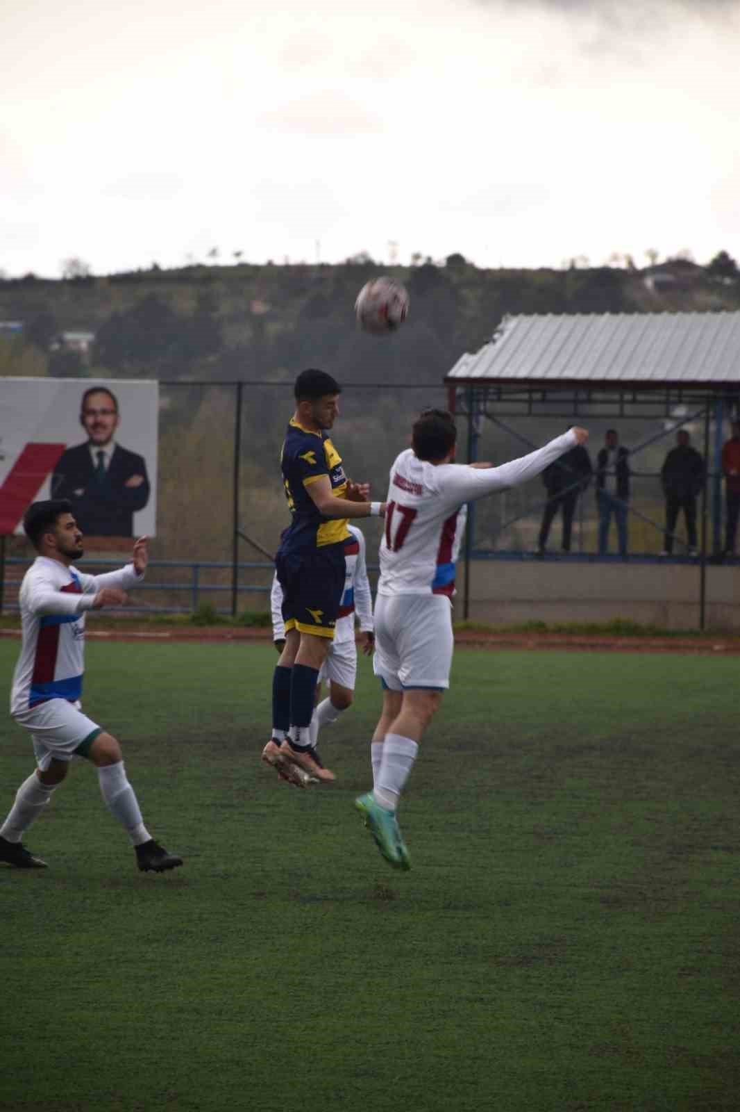 Söğütspor şampiyonluk yolunda farklı kazandı