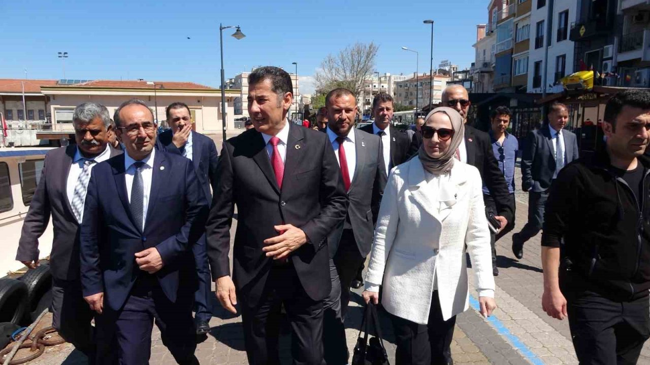 Ata İttifakı Cumhurbaşkanı Adayı Sinan Oğan, Çanakkale’de vatandaşlarla bir araya geldi
