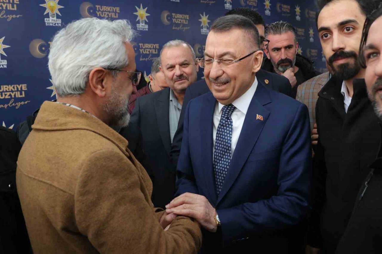 Cumhurbaşkanı Yardımcısı Oktay, Seçim Koordinasyon Merkezinin açılışına Togg ile geldi