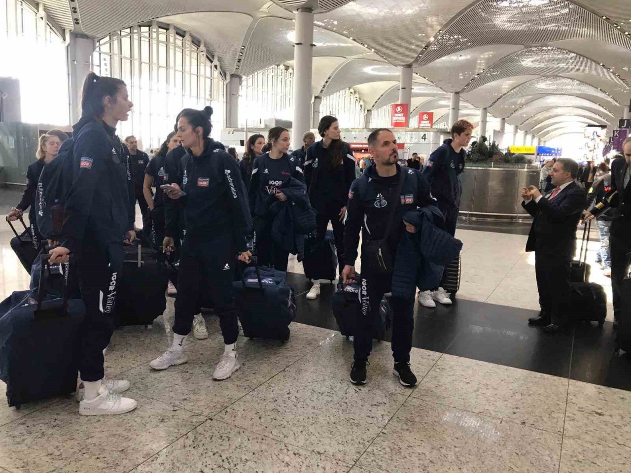 Igor Gorgonzola Novara, İtalya’ya döndü