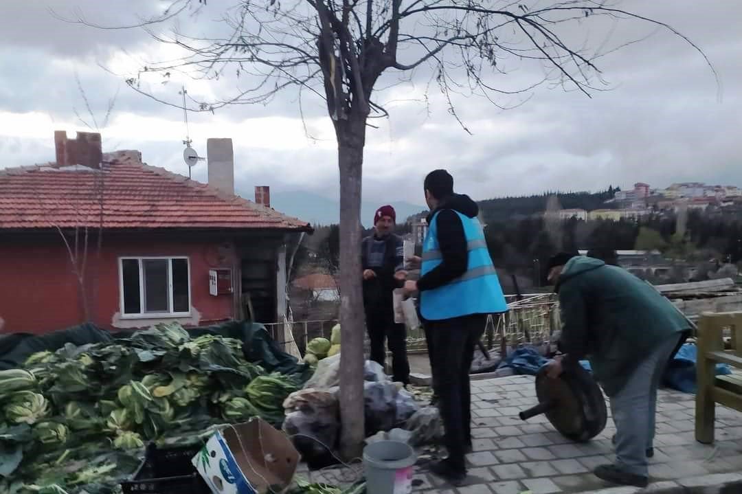 Emet AK Gençlik’ten “İftara 5 kala” etkinliği