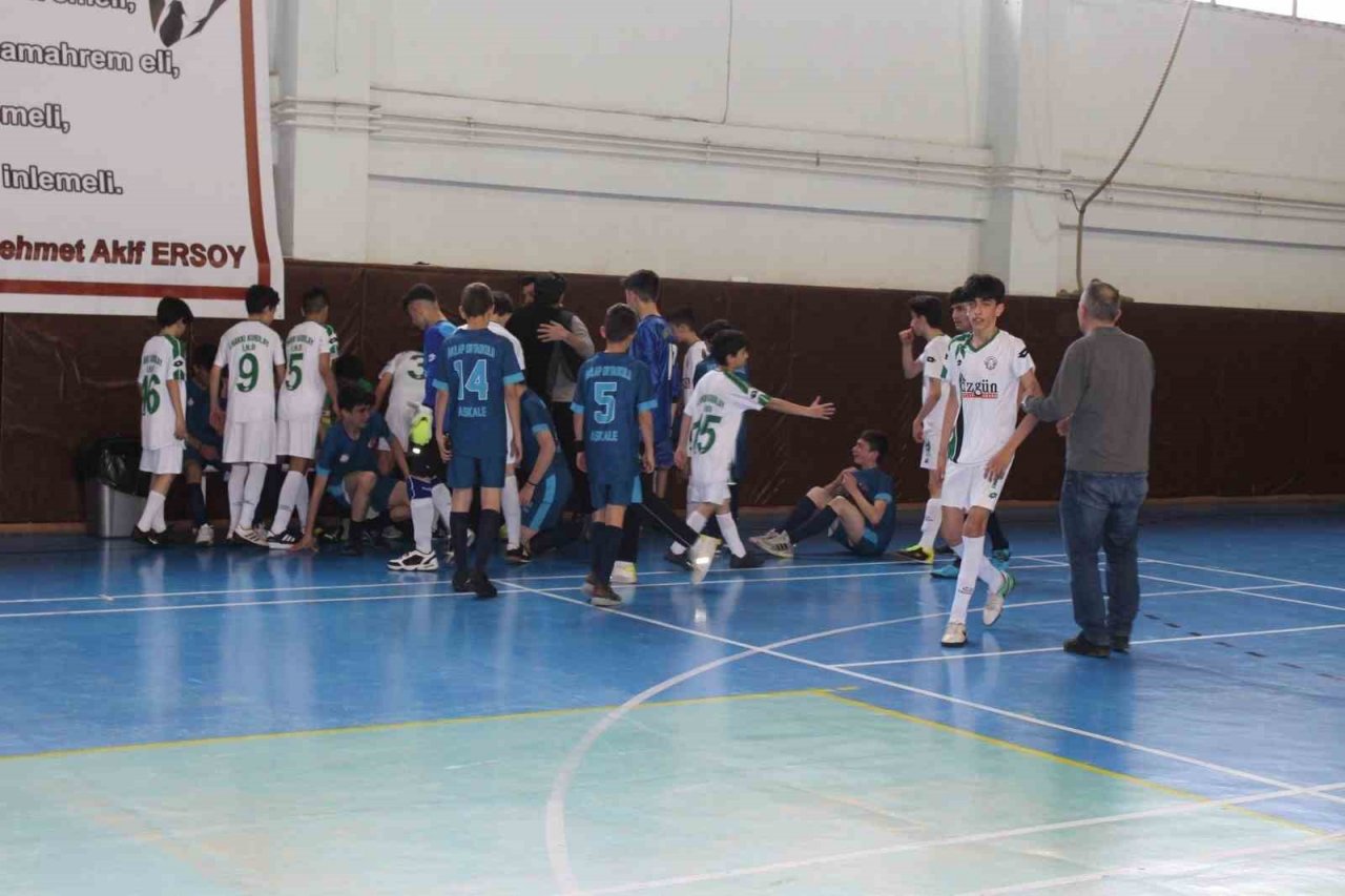 Bu çocukların iki yıldır bileği bükülmüyor