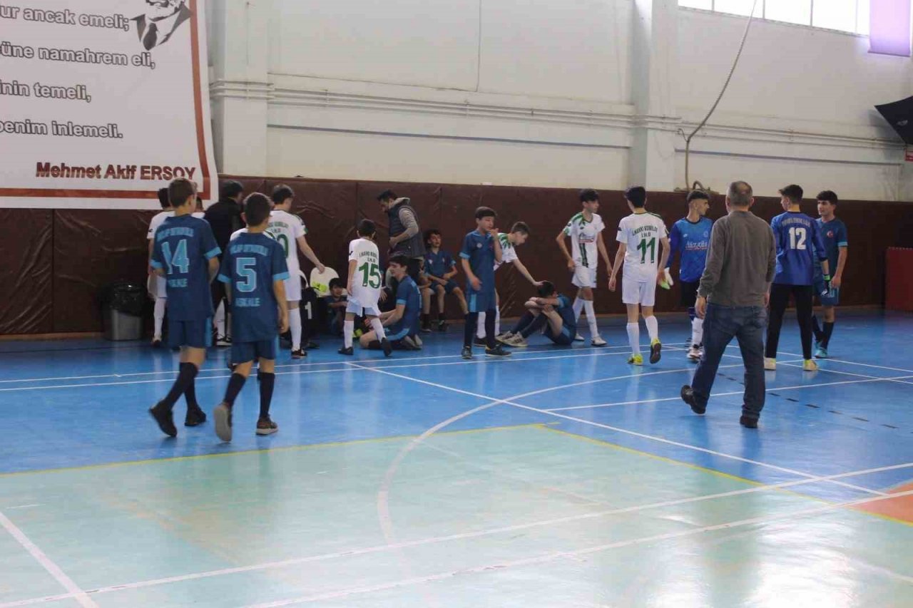 Bu çocukların iki yıldır bileği bükülmüyor