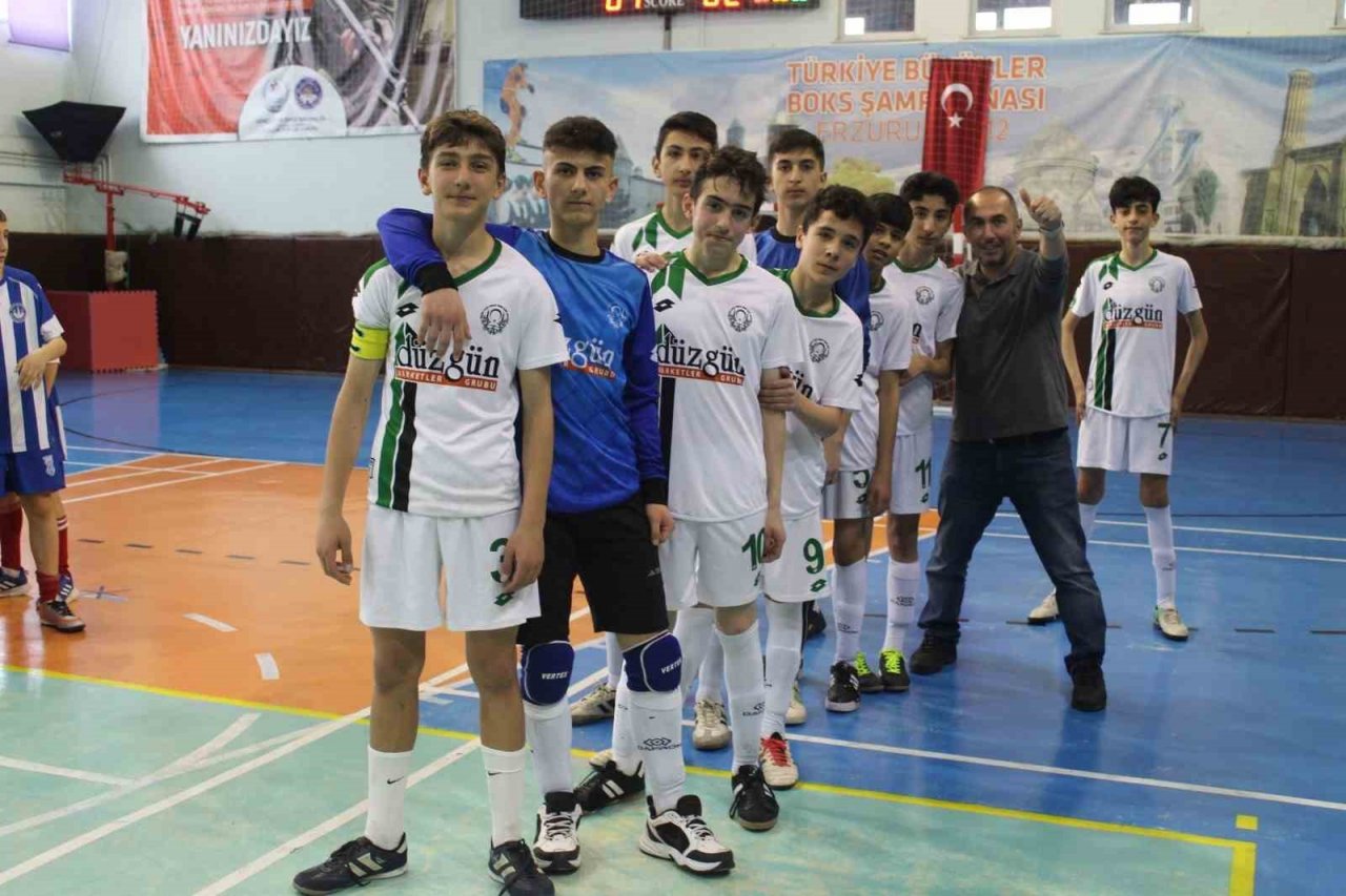 Bu çocukların iki yıldır bileği bükülmüyor