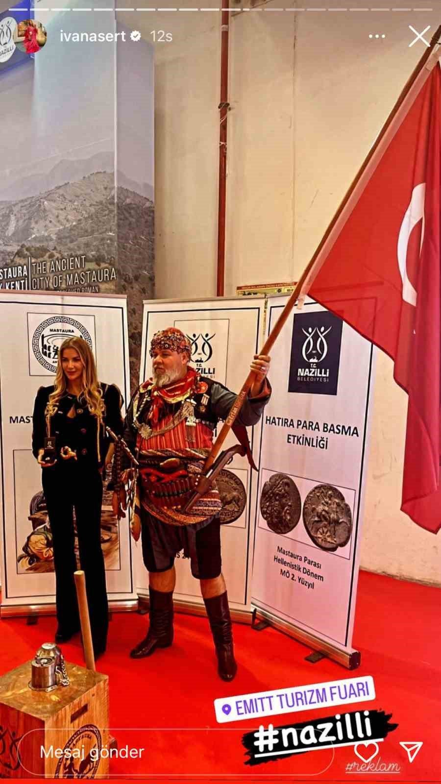 Ünlü moda tasarımcısı Sert, EMITT Fuarı’ndaki Nazilli standına hayran kaldı