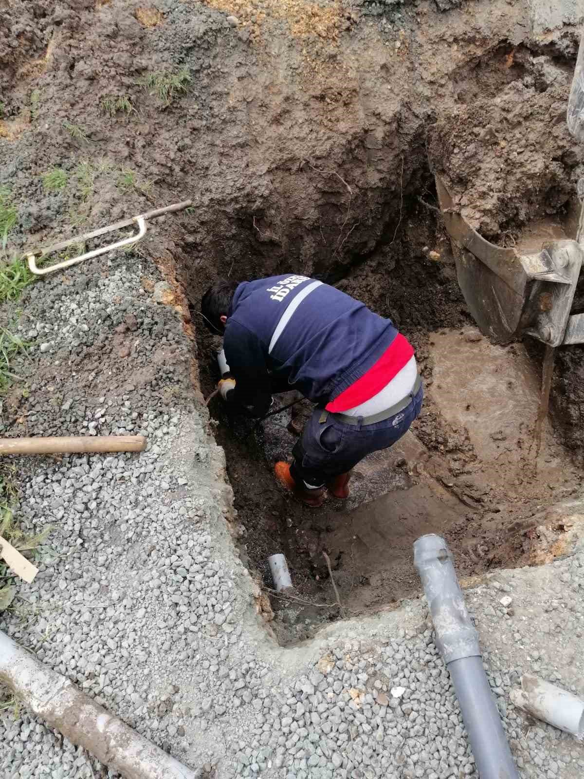 Hatay’da içme suyu şebeke tamiri devam ediyor