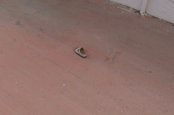 Yeni taşındığı evinin camlarını silmek isterken 6. kattan düşen kadın hayatını kaybetti