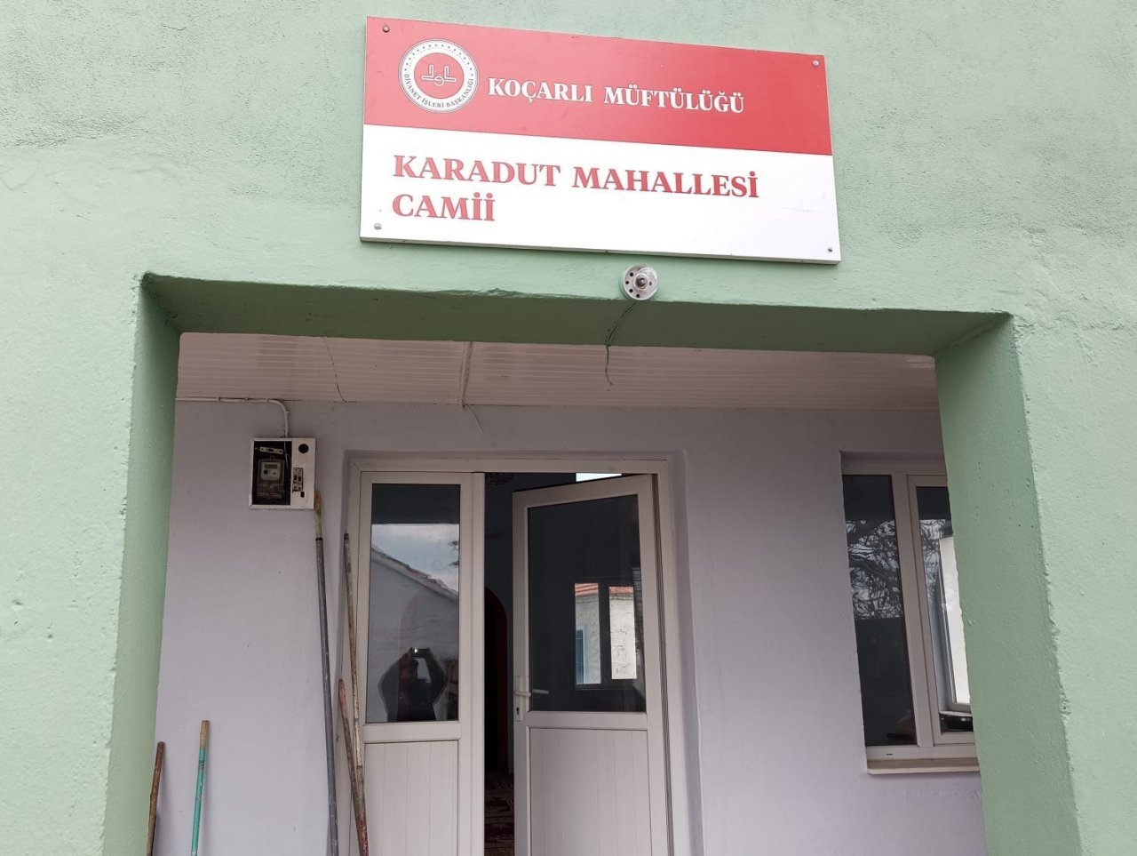 Koçarlı’da mezarlık ve camiler bayrama hazırlanıyor