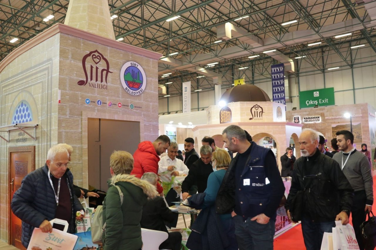 Kültür ve Turizm Bakanı Mehmet Nuri Ersoy Siirt standında incelemelerde bulundu