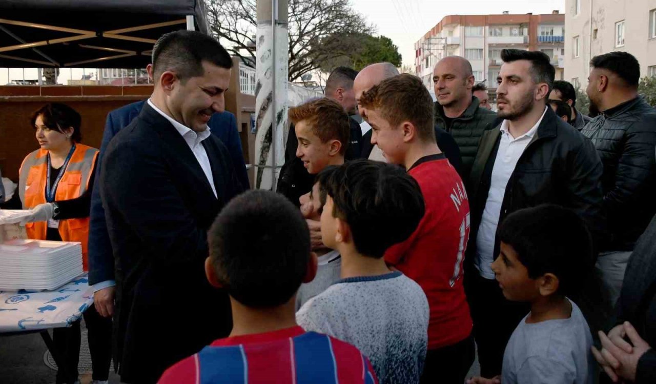 Kuşadalılar Başkan Günel ile iftarda buluştu