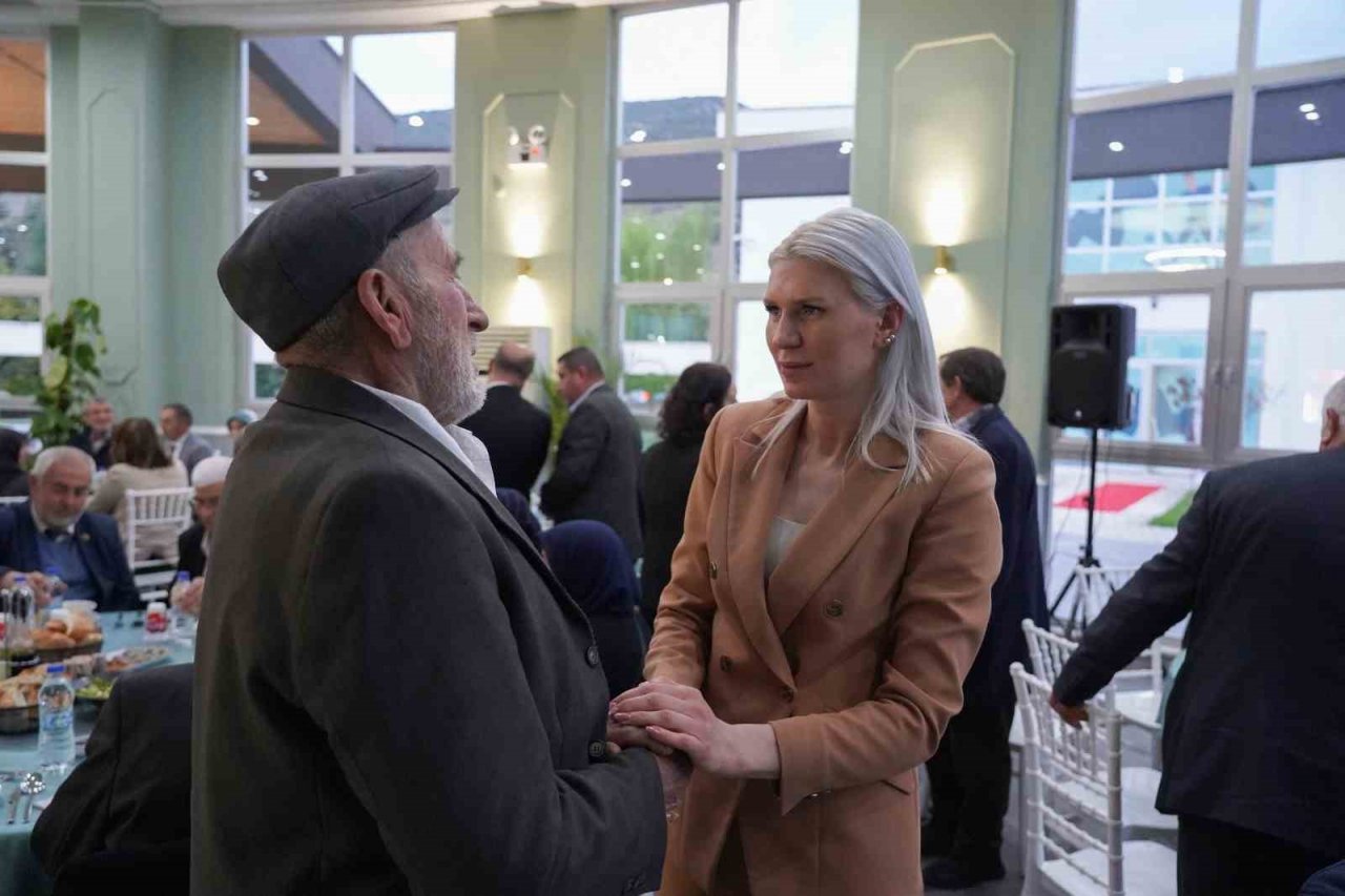 Mahalle ve köy muhtarlarıyla iftar sofrasında buluştu