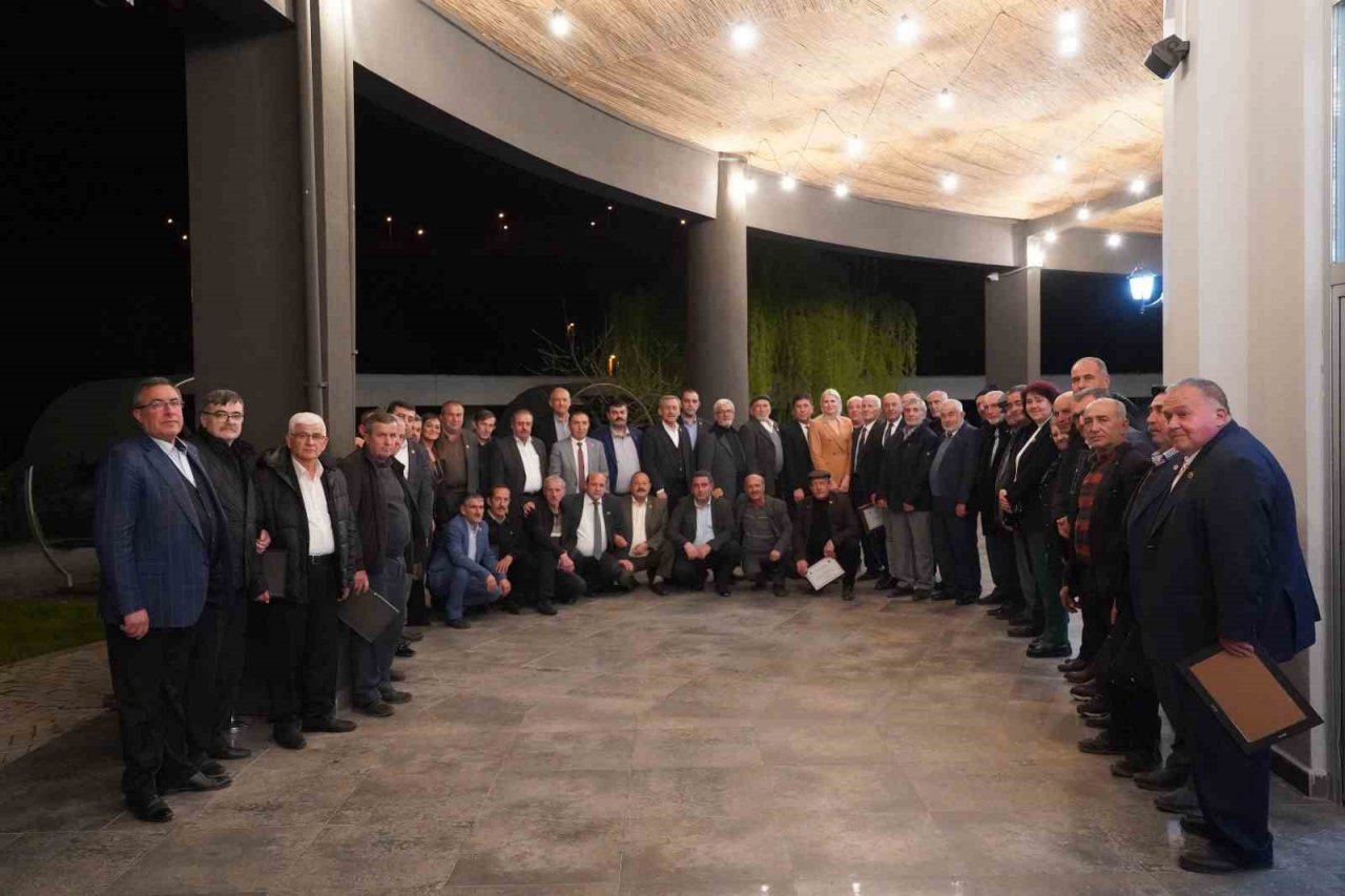 Mahalle ve köy muhtarlarıyla iftar sofrasında buluştu