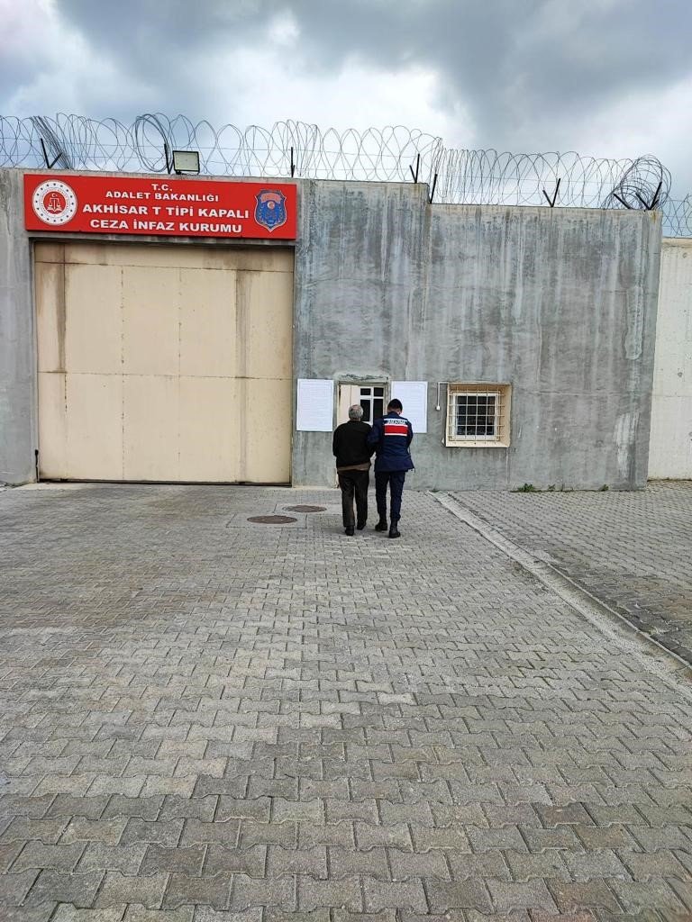 Plastik kovadan uyuşturucu çıktı