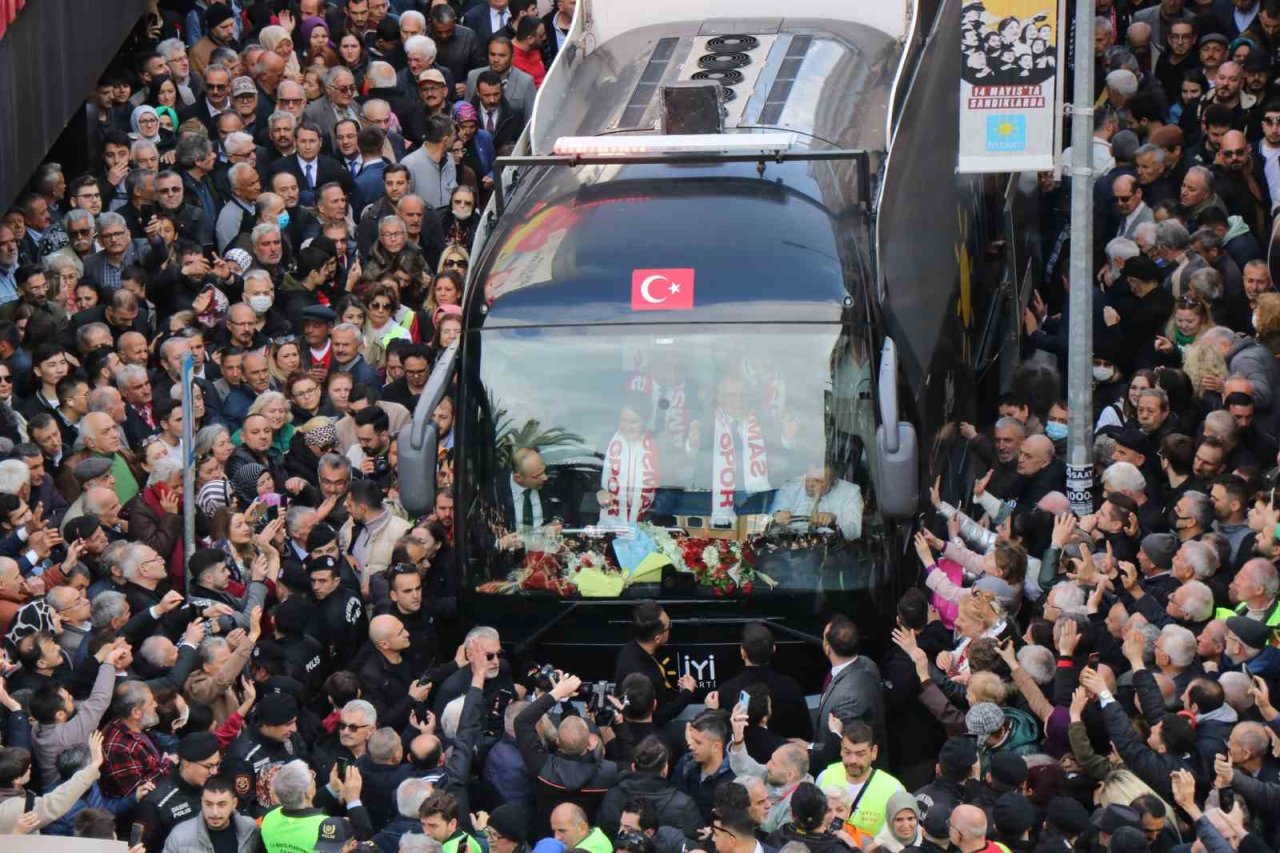 Akşener, AK Parti’lilerden oy istedi