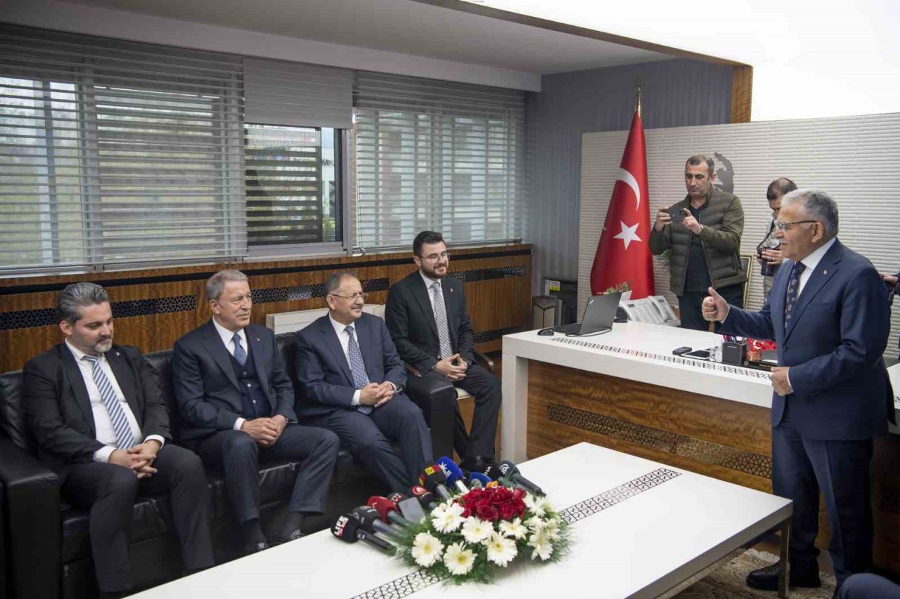 Milletvekili adaylarına büyükşehirde coşkulu karşılama