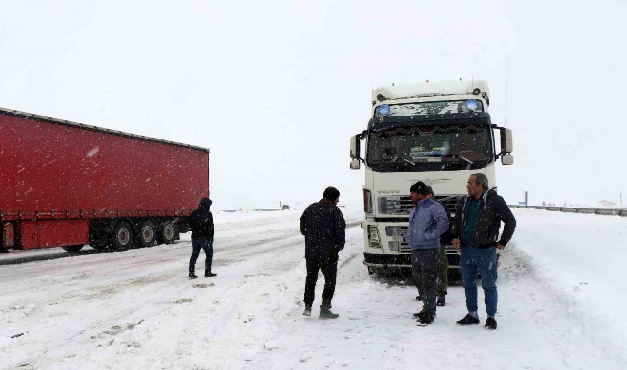 Nisanın ortasında kar sürprizi