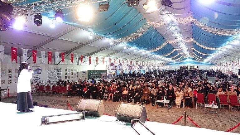 Sultangazililer, ’Peygamber İzinde Aile Olmak’ söyleşisinde buluştu