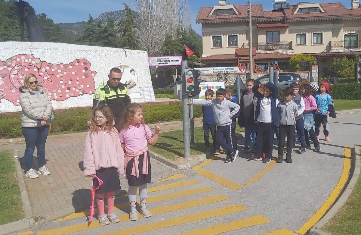 Marmaris’te Polis Haftası etkinleri sürüyor