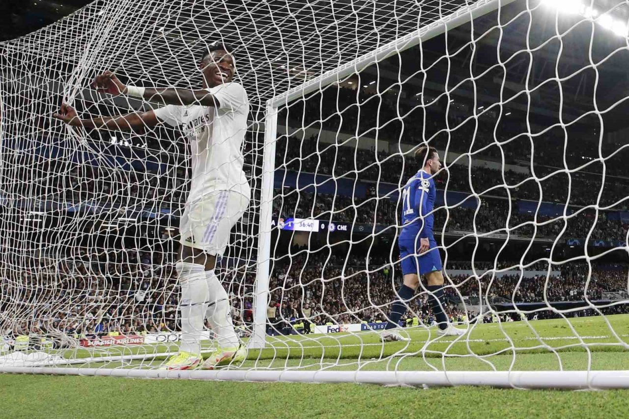 Real Madrid, çeyrek finale göz kırptı