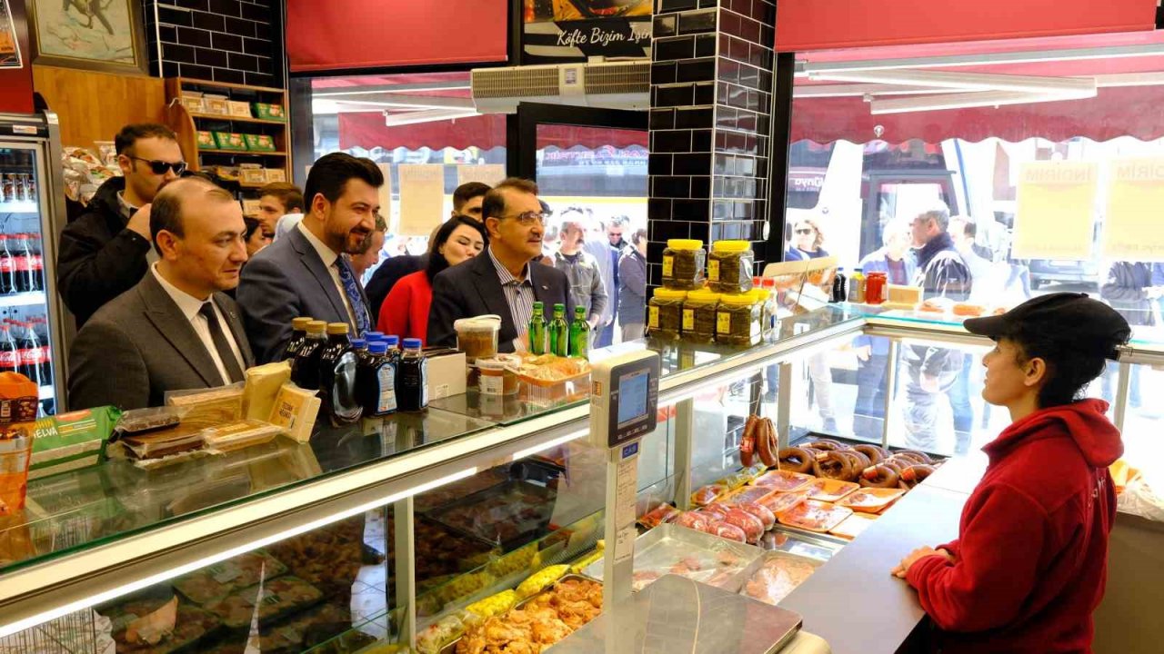 Bakan Dönmez Eskişehir’de seçim çalışmalarını sürdürüyor