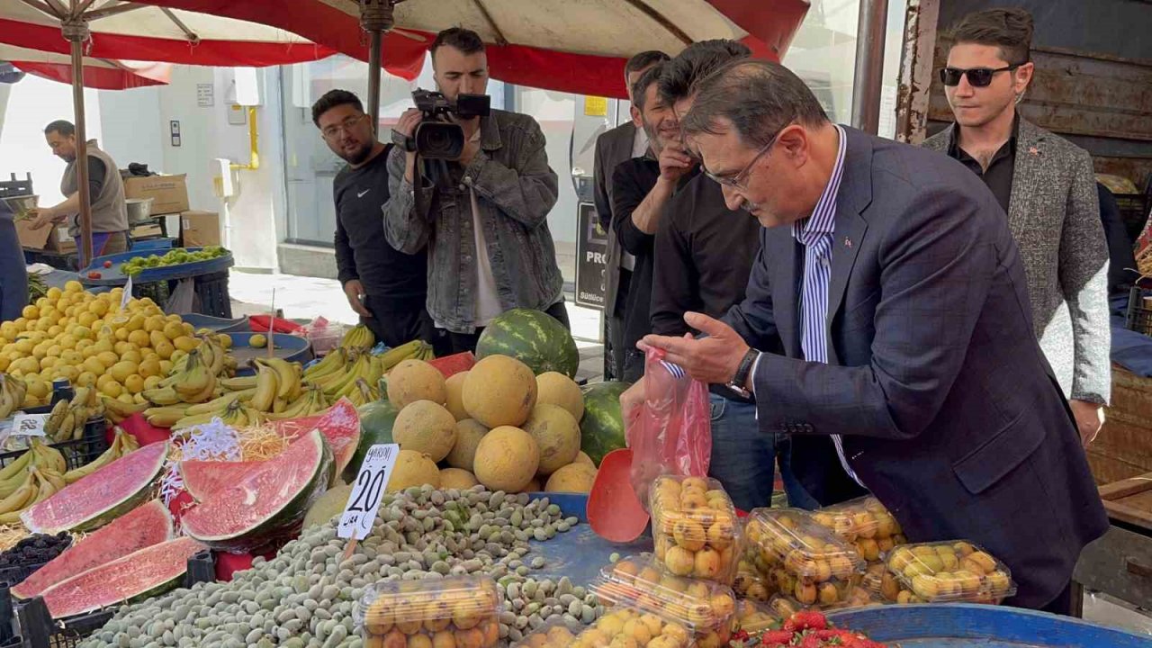Bakan Dönmez Eskişehir’de seçim çalışmalarını sürdürüyor