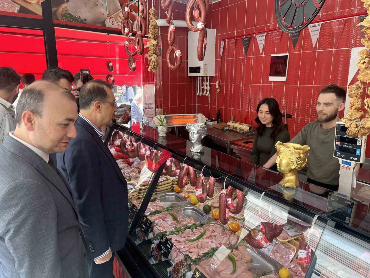 Bakan Dönmez Eskişehir’de seçim çalışmalarını sürdürüyor
