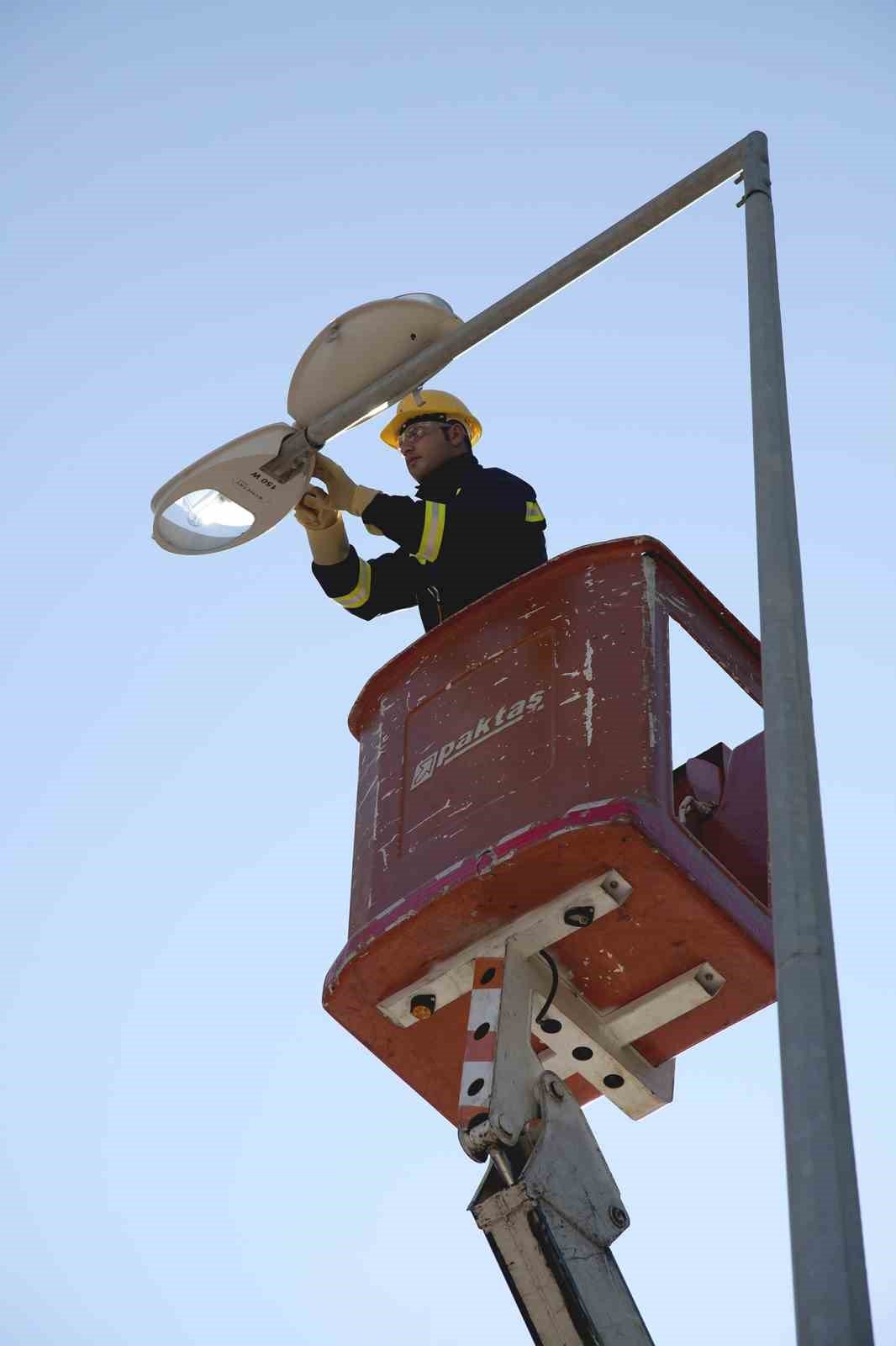 AEDAŞ, elektrik şebekelerine müdahale edilmemesi konusunda uyardı