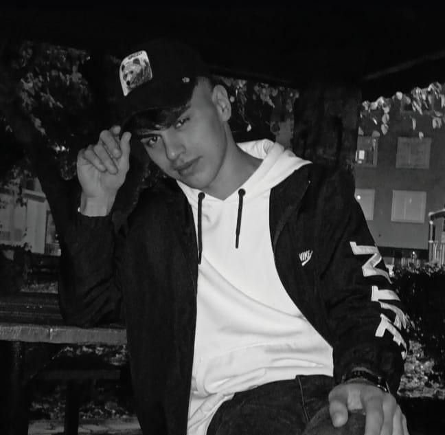 Antalya’da 20 yaşındaki genç, otomobilin penceresinden fırlayıp hayatını kaybetti