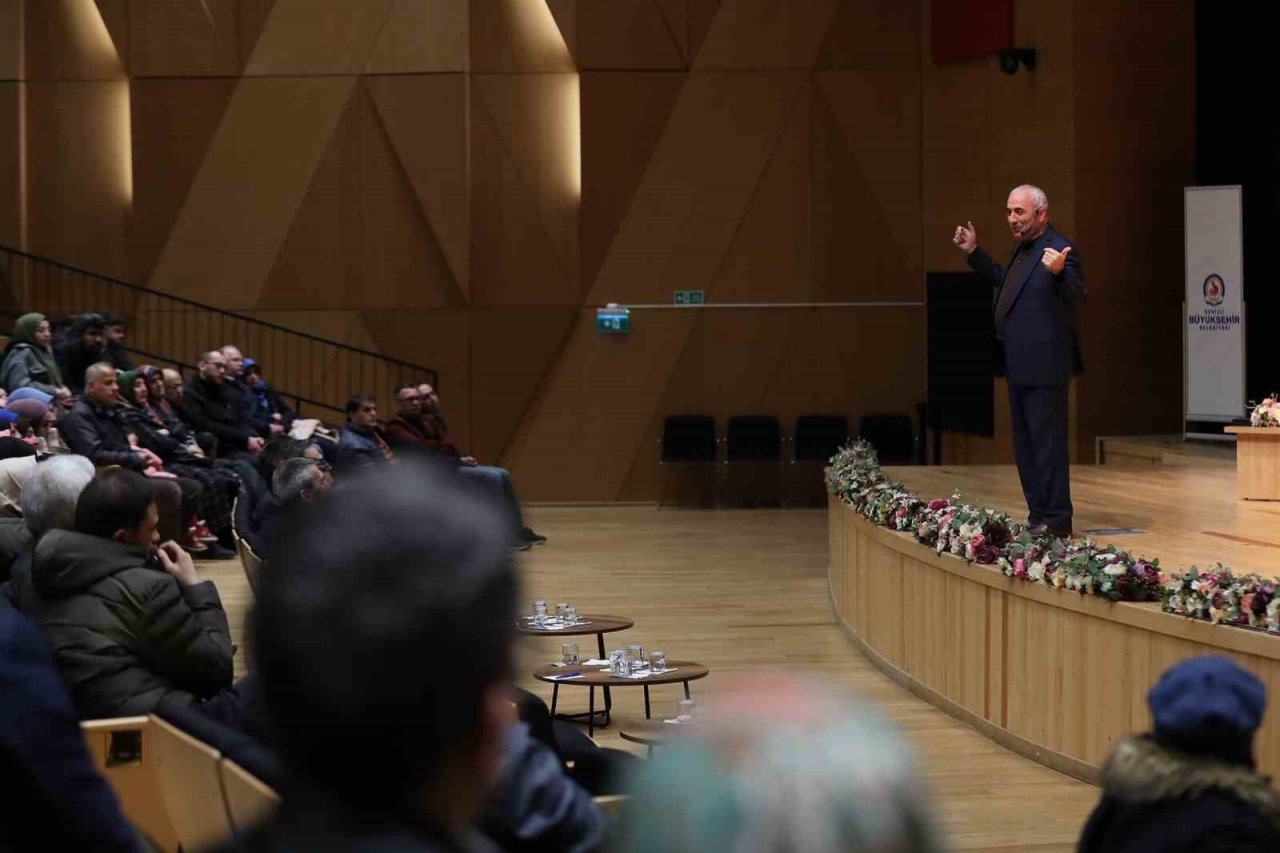 Ünlü şair ve yazar Genç, Büyükşehirle Ramazan’ın konuğu oldu