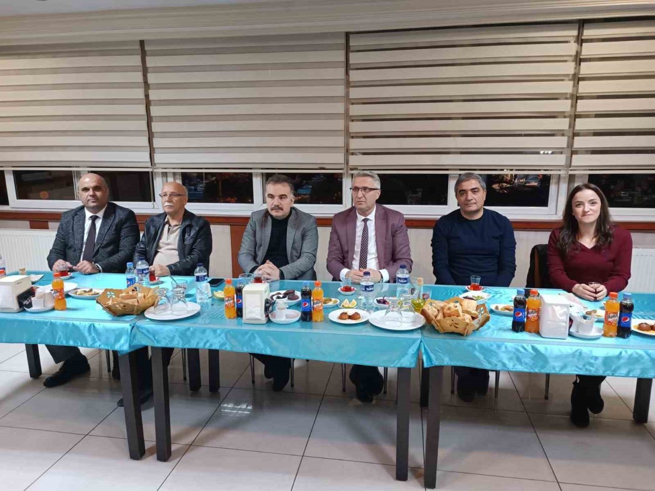 Edremit Kaymakamı Ahmet Odabaş okul müdürleri ile iftarda buluştu