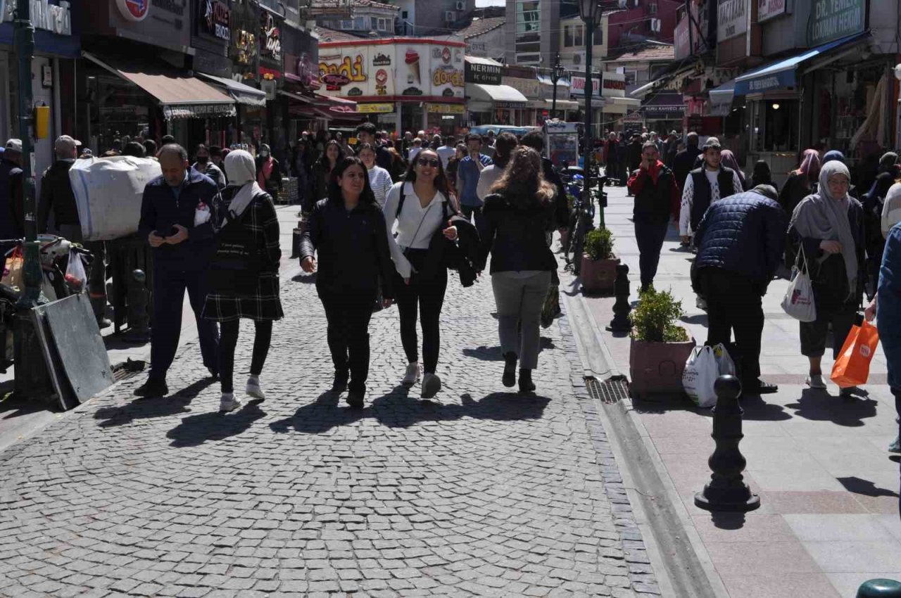 Eskişehir’e adeta yaz erken geldi