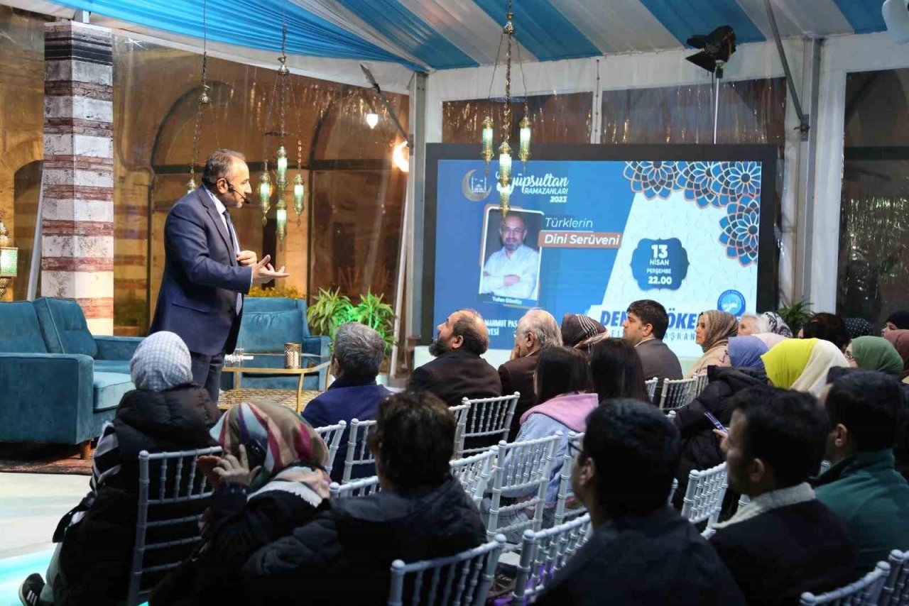 Eyüpsultan’da ‘Türklerin Dini Serüveni’ söyleşisi yapıldı