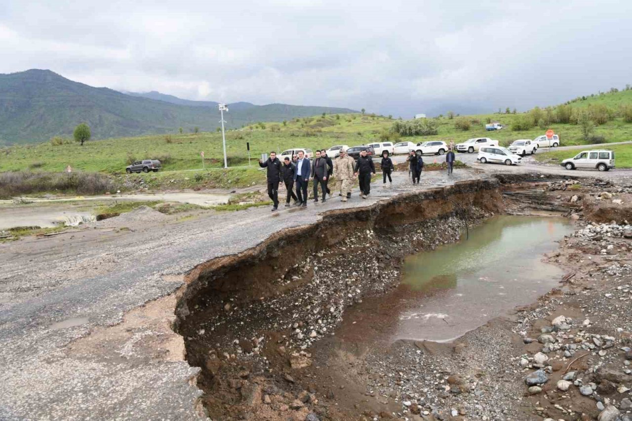 Vali Akbıyık sel bölgesinde