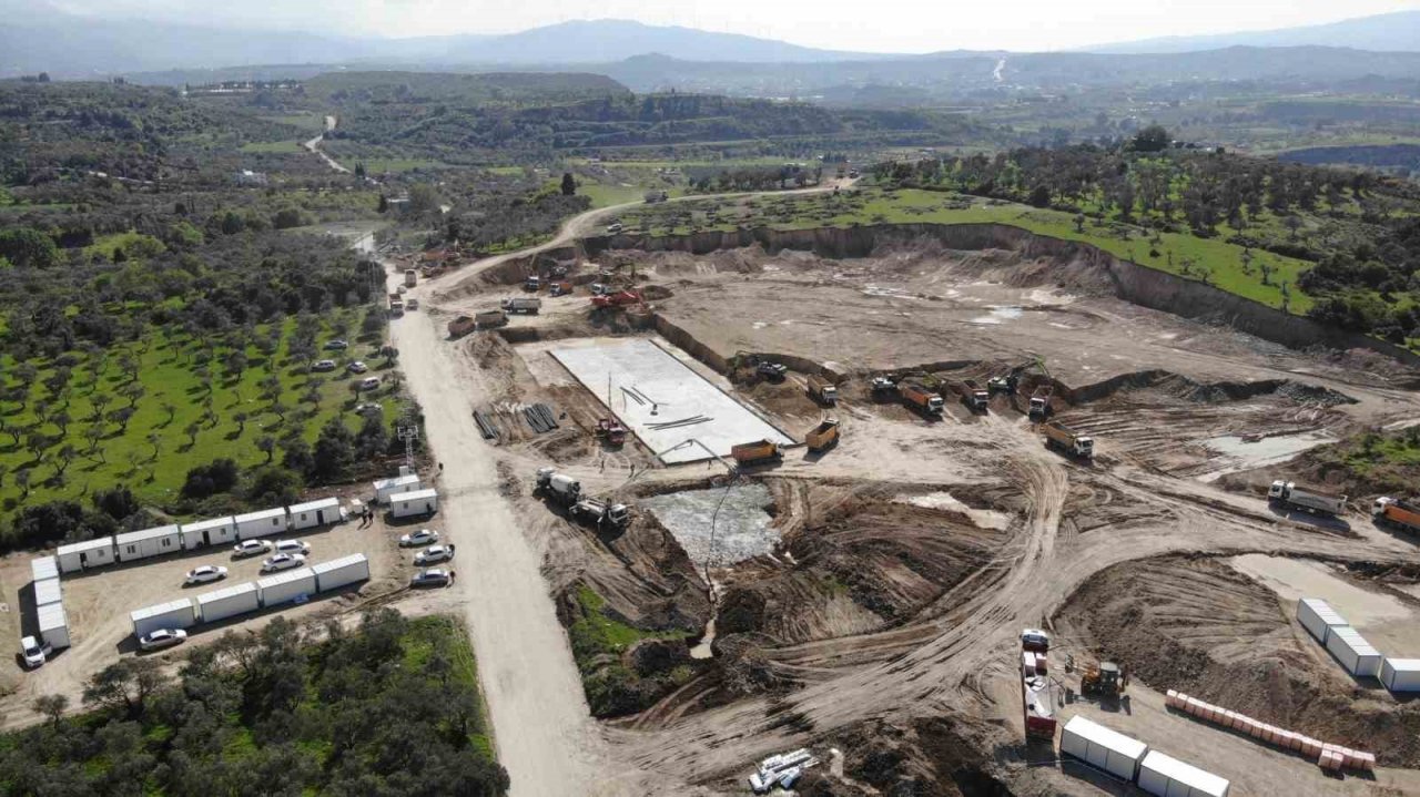 Defne Devlet Hastanesi’nde çalışmalar hızla sürüyor