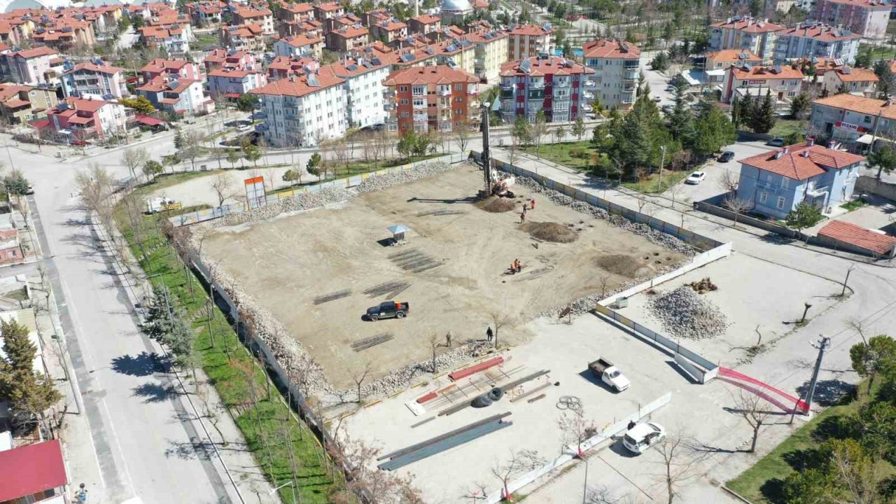 Binbirevler Kapalı Pazaryeri’nin inşaat çalışmaları başladı